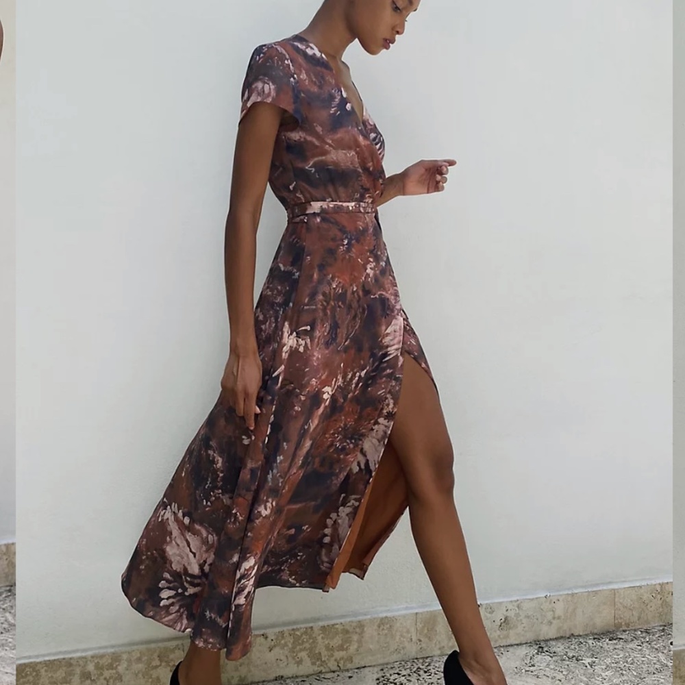 NWT Babaton Slit Wrap